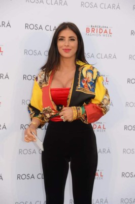 Daniella Semann, esposa de Fábregas, despedaza a Michelle Obama y los vincula con terroristas