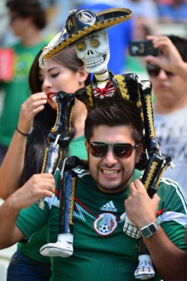 Ambiente en Fortaleza previo al Holanda-México