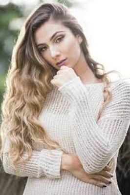 Nicole Menayo: La modelo que ha generado polémica entre los 'dueños” de Saprissa y Herediano