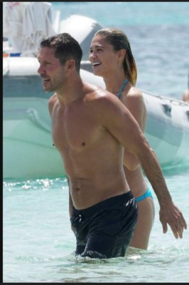 La esposa de Diego Simeone luce su cuerpazo en sus vacaciones en Formentera