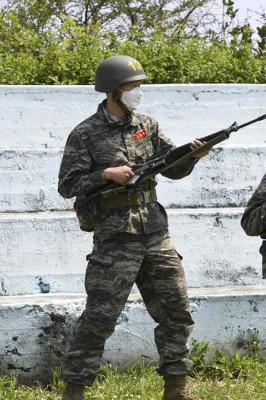 Crack como en la cancha: El recluta Son Heung-min se gradúa con honores del servicio militar