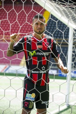 Carlos 'Chino' Discua celebra con gol su cumpleaños número 31