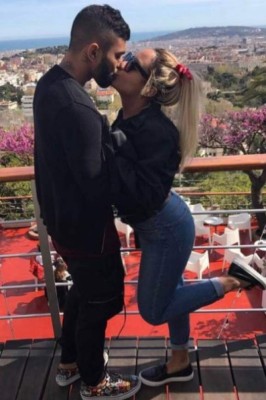 La hermana de Neymar oficializa noviazgo con famoso futbolista en Barcelona