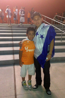 Los hondureños que estuvieron en el BBVA Compass Stadium