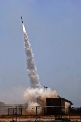 Un infierno: las dolorosas imágenes del bombardeo de Israel en Gaza tras el lanzamiento de cohetes en Jerusalén