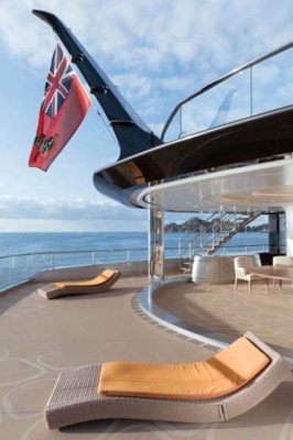 De 127 millones de euros y con cancha de tenis: El lujoso yate que tiene el dueño del Tottenham