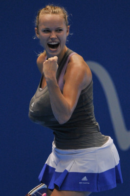 Caroline Wozniackiimita imita a Serena Williams en Brazil