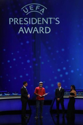 Las catástrofes del futuro en la tierra y Eric Cantona también se suma a las predicciones