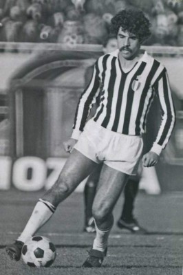 Así eran las camisas de los equipos grandes del mundo hace 40 años