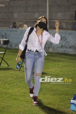 Lo que no viste en TV en la jornada 9: bellezas, beso apasionado de Pereira ¡y graves heridas a dos jugadores!