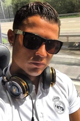 FOTOS: Así ha hecho Cristiano Ronaldo del Selfie una moda mundial