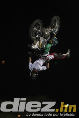 Tegucigalpa vibró con el show en Xpilots