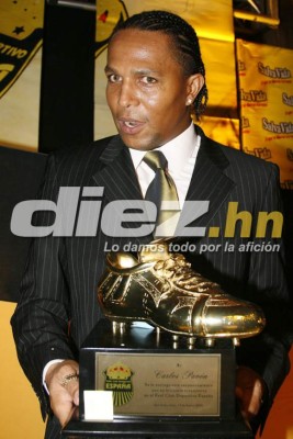 La trayectoria de Carlos Pavón en imágenes