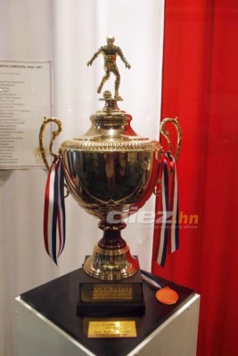 Una a una: Así son las 31 copas que Olimpia ha ganado en Liga Nacional de Honduras