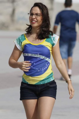 FOTOS: Las bellas chicas que calientan el juego Honduras-Portugal