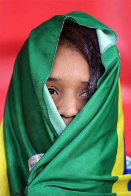 Ambiente del Brasil-Honduras en el estadio Beira-Rio en Porto Alegre