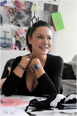 Nicole, la sexy chica que fue acusada de conseguirle mujeres a Silvio Berlusconi