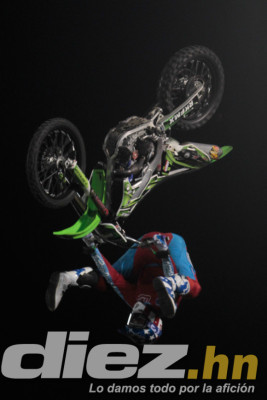 Tegucigalpa vibró con el show en Xpilots