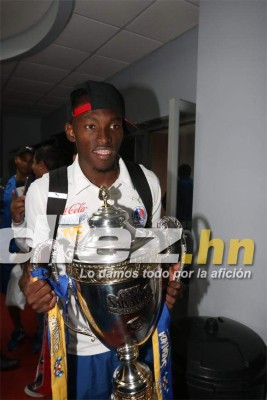 ¿Serán estas las últimas 15 fotos de Alberth Elis como jugador de Olimpia?