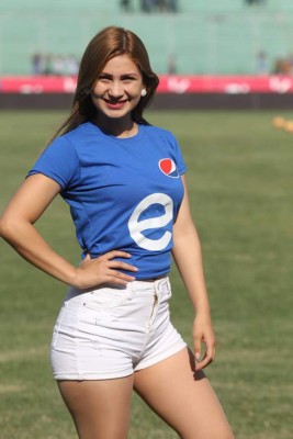 COSITAS: Las bellas chicas que levantaron suspiros en el Nacional