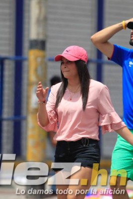 Bonito ambiente en el estadio Nacional para la final Olimpia-Motagua