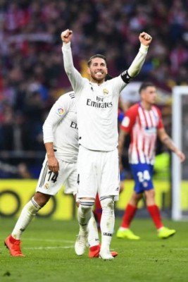 En fotos: El gesto feo de Gareth Bale a hinchas del Atlético y lanzan 'ratas' a Courtois