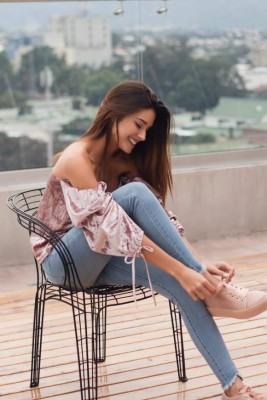 María José González, la periodista tica que enamora con su carisma y sonrisa