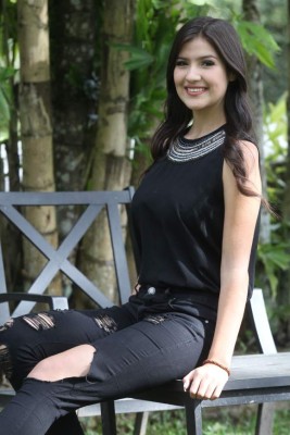 ¡LINDURA! Conocé a Eloísa Lorenzana, la bella novia de un jugador de Olimpia