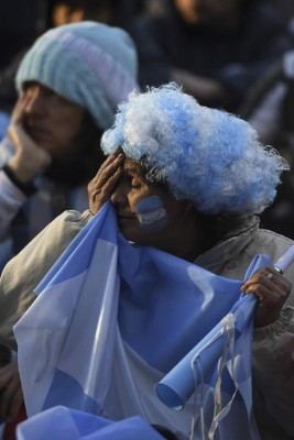 FOTOS: Llanto y desolación de los argentinos tras la derrota contra Croacia