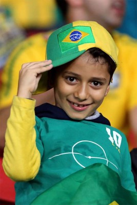 Ambiente del Brasil-Honduras en el estadio Beira-Rio en Porto Alegre