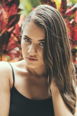 ¿Se parecen? Valeria Mobley encarna a Andrea Salas en la película de Keylor Navas