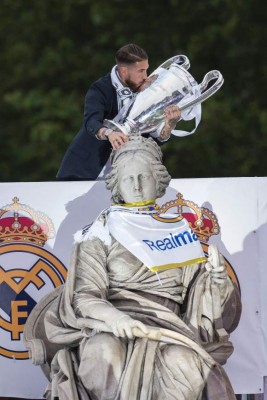 Real Madrid celebra la Undécima en Cibeles con todos sus aficionados