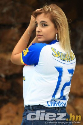 Así es Magali, la sexy novia de Guillermo Chavasco que calienta el clásico Olimpia-Motagua