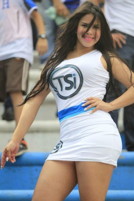 Ellas son las infartantes chicas que engalanaron el Honduras vs Panamá