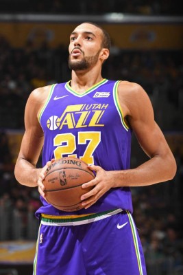 Los más impresionantes salarios que devengan los jugadores clasificados a los playoffs de la NBA