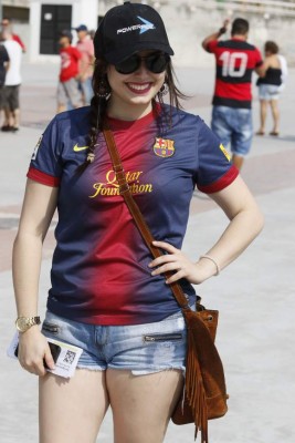 FOTOS: Las bellas chicas que calientan el juego Honduras-Portugal