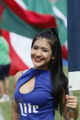 ¡Muñecas! Derroche de belleza en los estadios hondureños por la sexta jornada