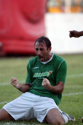 ¡Polémico! Afición porteña elige el 11 ideal histórico del Platense y desata los comentarios