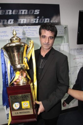 Técnicos nacionales e internacionales que se han coronado en Liga Nacional