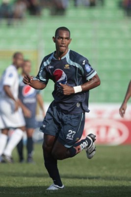 Jugadores que han vivido los clásicos desde ambas partes