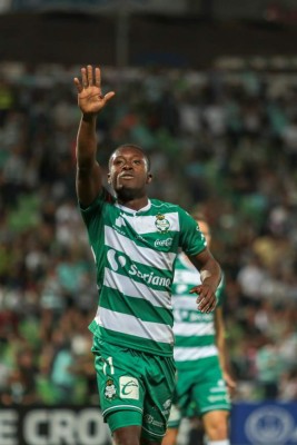 Noche de espanto en Torreón: Las tristes fotos que deja el Santos-Marathón en Champions