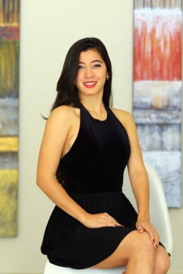 ¡BELLEZA! Así es Carolina Vaquedano, la chica que engalana 180 grados