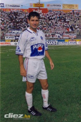 Colección de fotos históricas del Olimpia en su 103 aniversario