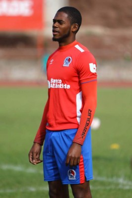 La actualidad de los jugadores que hizo debutar Héctor Vargas en Olimpia