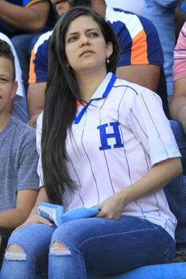 FOTOS: La belleza de Honduras no dejó sola a la Selección Nacional