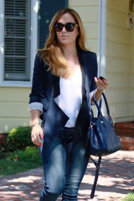 GALERÍA: Así es Christine, la niñera sexi que rompe corazones