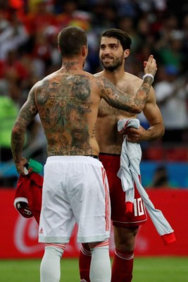 CURIOSAS: ¿Hierro emulando a Löw? Los tatuajes de Sergio Ramos y su gesto con Piqué