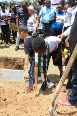 FOTOS: Las desgarradoras imágenes en el sepelio de Walter 'Pery' Martínez