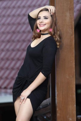 FOTOS: Así es Angie Griffin, la guapa presentadora de TV que reta a Pinto