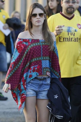 Bellas 'garotas' engalanan el Mineirao para juego Honduras-Corea